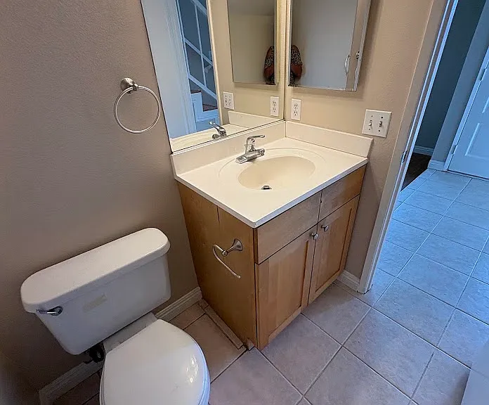 1/2 Bath Downstairs