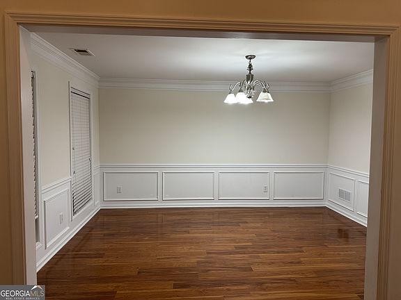 3rd image of 1470 Highland Oaks Way