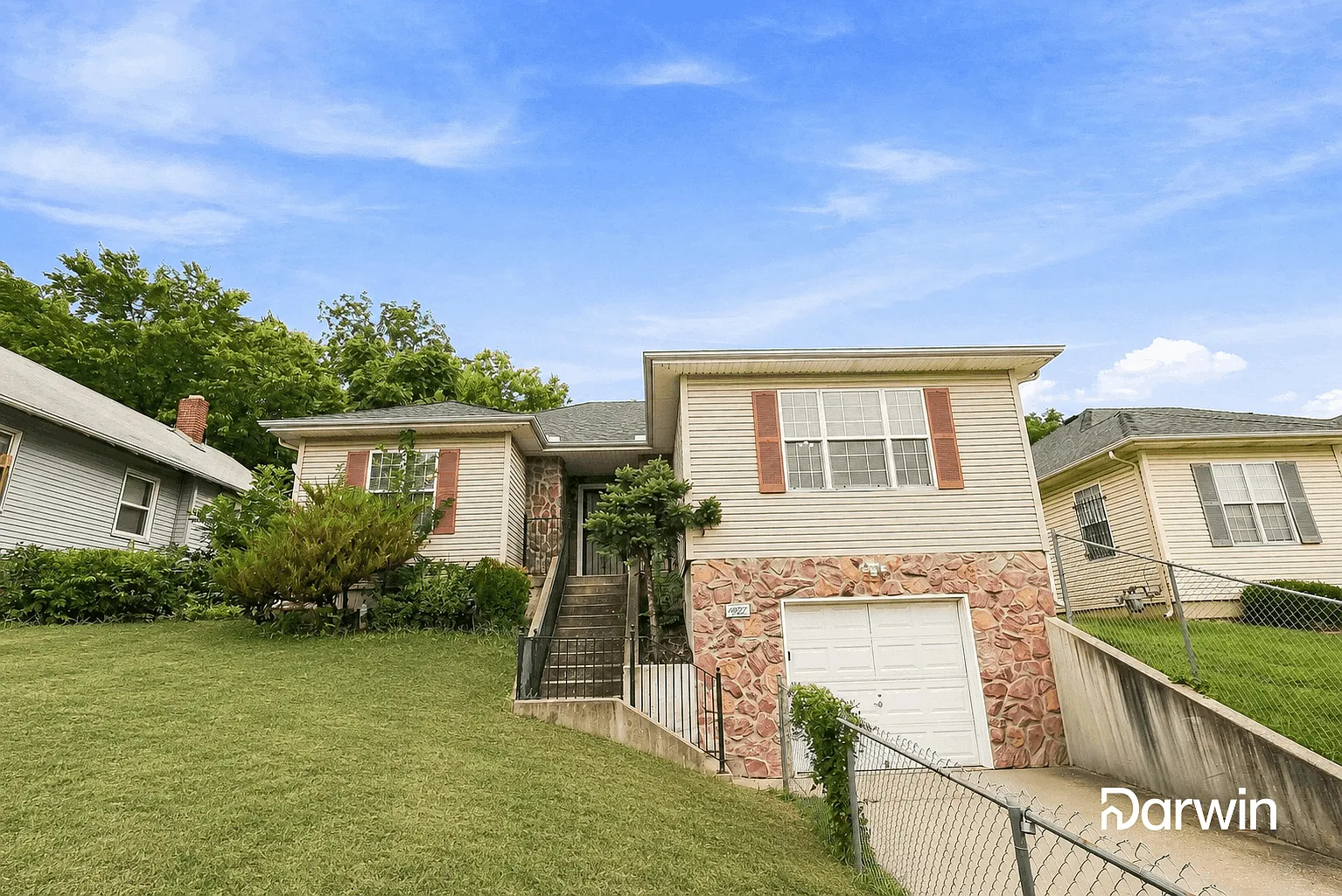 4 bed, 2.0 bath, 1651 sqft, $1,855 — Photo 1
