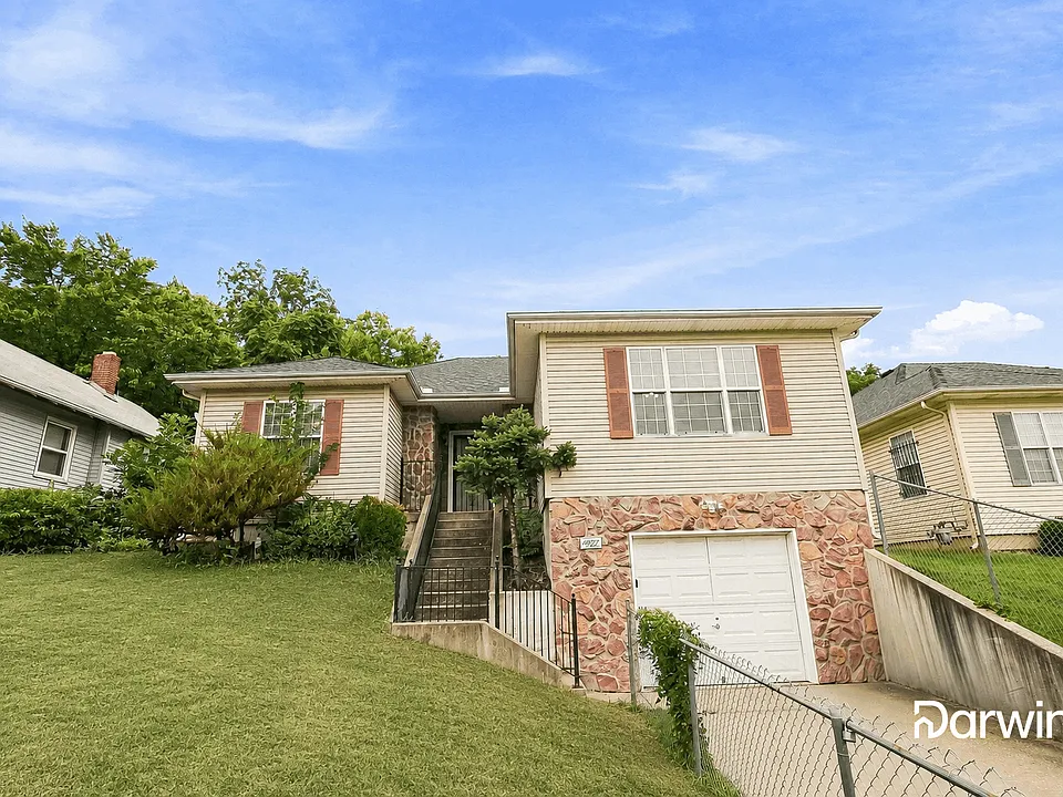 4427 Woodland Ave