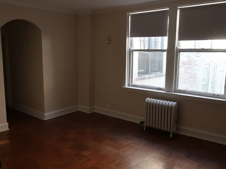 1209 W Sherwin Ave #304 — Photo 4