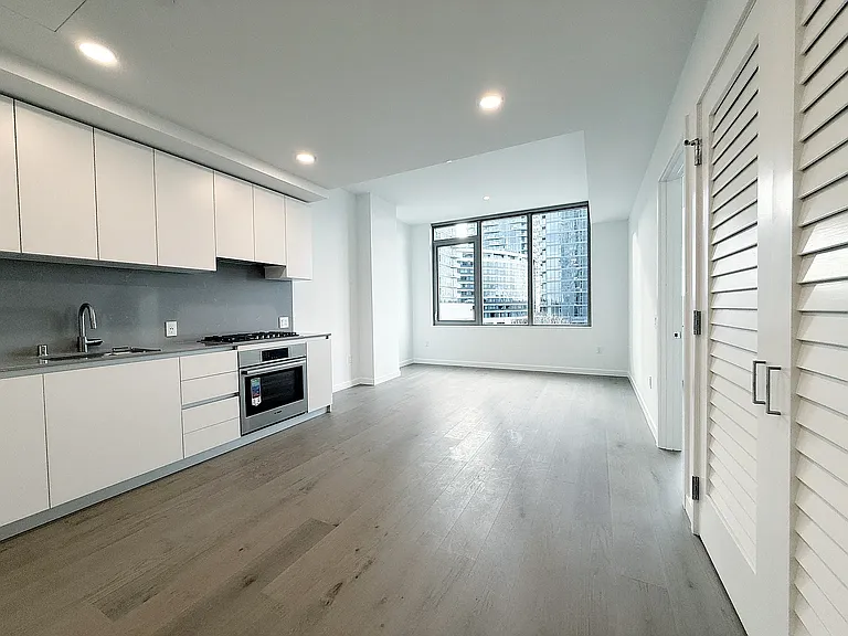 10232 NE 10th St #311 — Photo 3