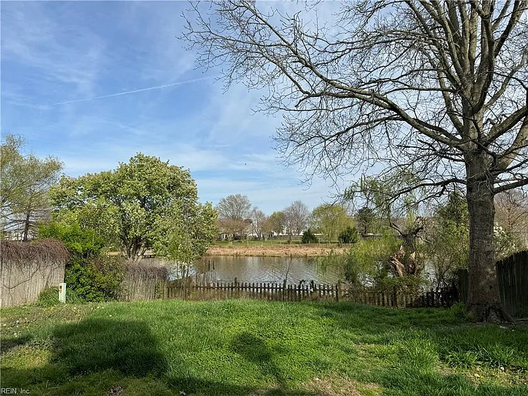 1004 Culver Ln — Photo 7