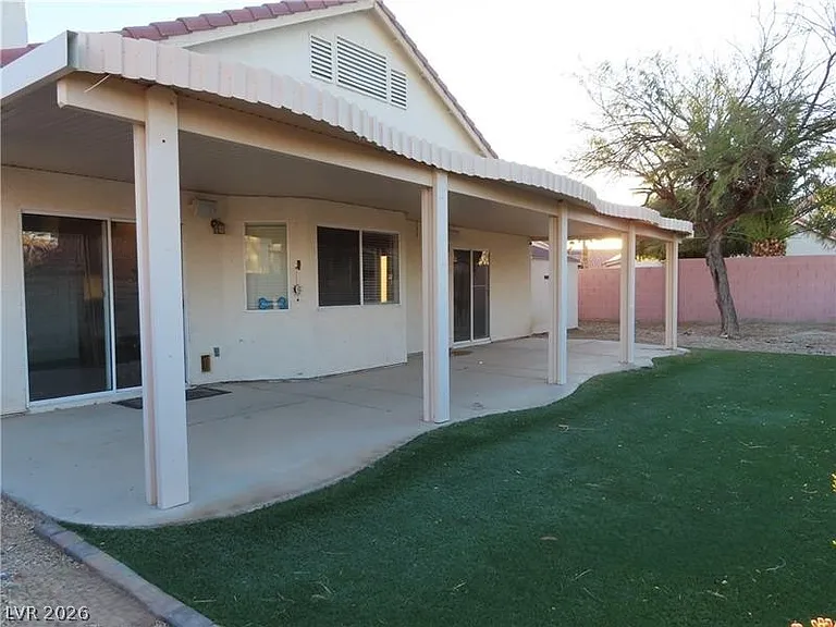 676 Hitchen Post Dr — Photo 3