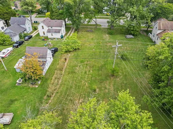 408 Pine River St, Redgranite, WI 54970