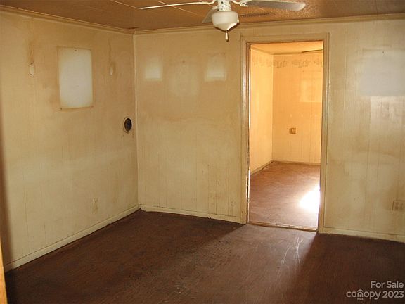 3rd image of 144 Brown Ln