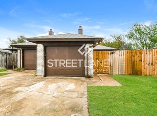 6635 S Creek Dr, Fort Worth, TX 76133