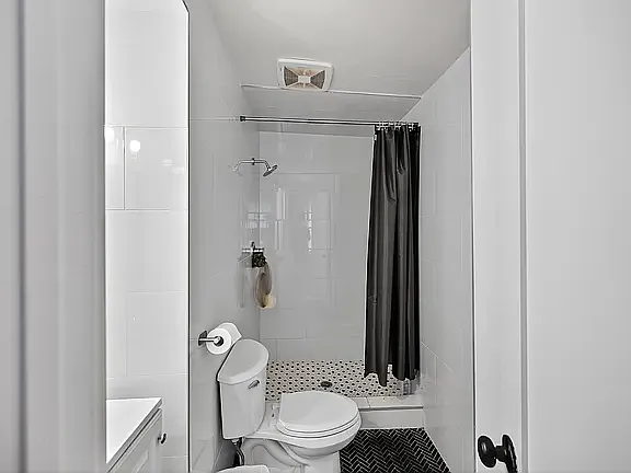 1112 Garnett Pl #1 — Photo 6