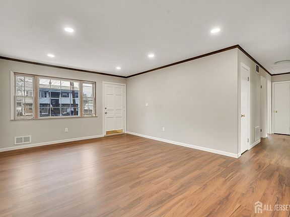 3rd image of 254 E George Pl