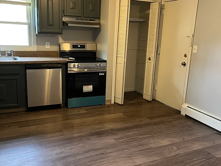 Williamsburg Apartments — Photo 19