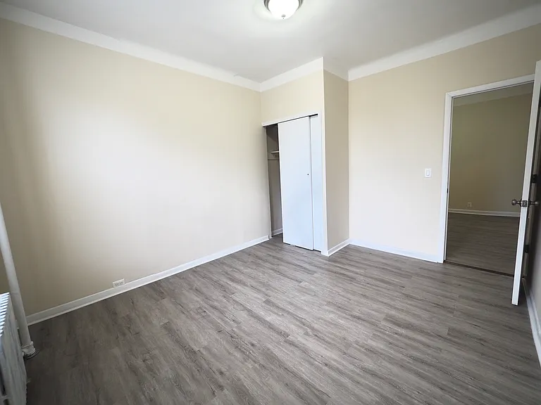 21-22 Newtown Ave #2 — Photo 5