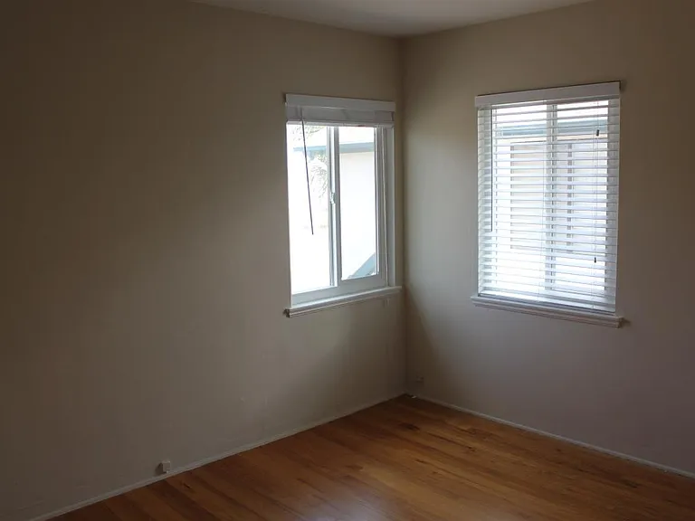 3870 Lamont St — Photo 10