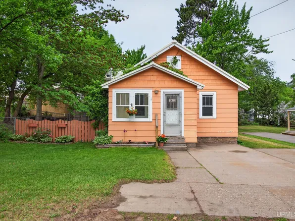 1411 Birch Ave, Marquette, MI 49855