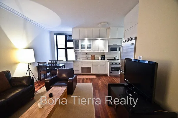 Rented by Level Group | media 13