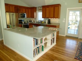 340 Old Battery Rd, Bridgeport, CT 06605