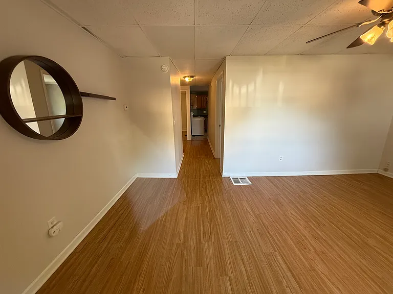 153-155 Benton St #153 — Photo 4