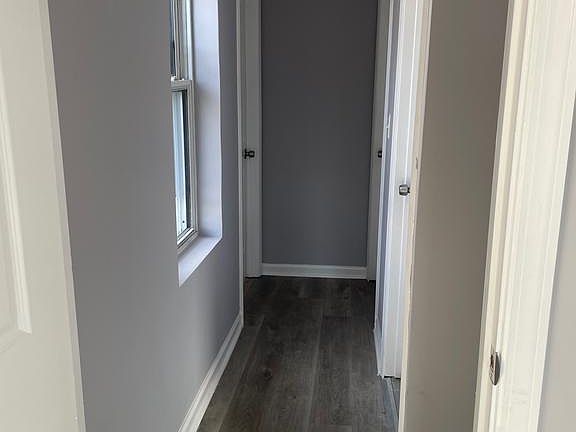 5th image of 413 Ivy St