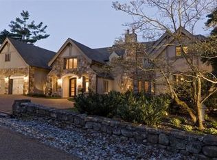 225 W Brow Rd, Lookout Mountain, TN 37350