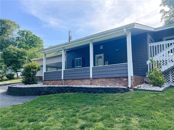 160 Valleydale Dr, Mount Airy, NC 27030