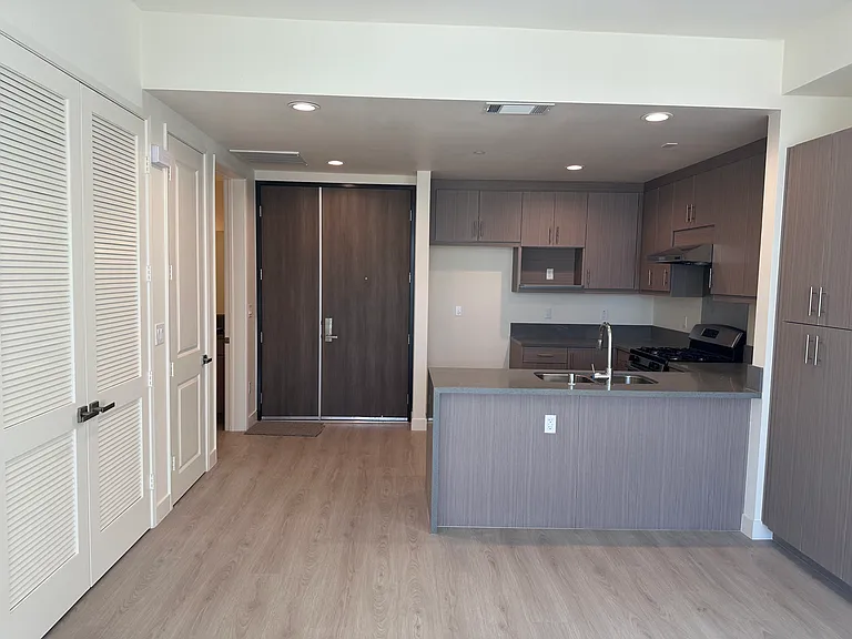 168 S Monterey St #422 — Photo 6