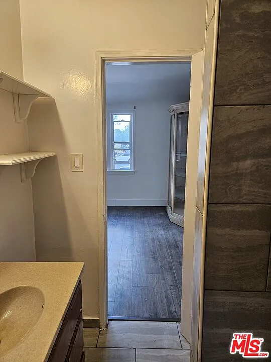 Studio, 1.0 bath, 320 sqft, $1,500 — Photo 4