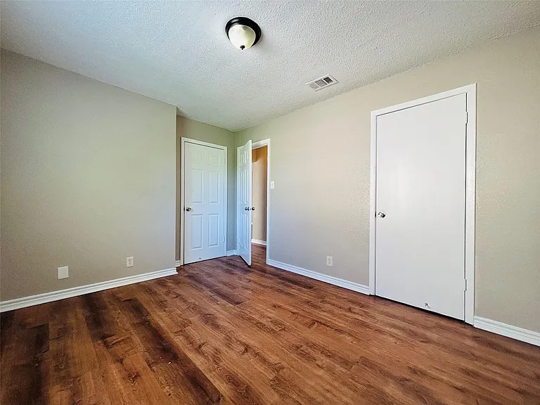 10010 Brownie Dr #D — Photo 4
