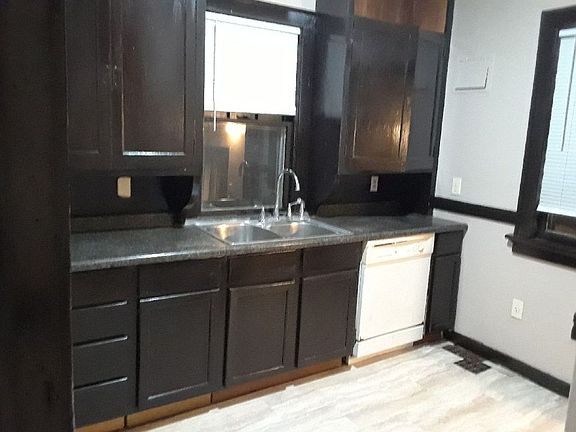 2nd image of 952 Lawson Ave E