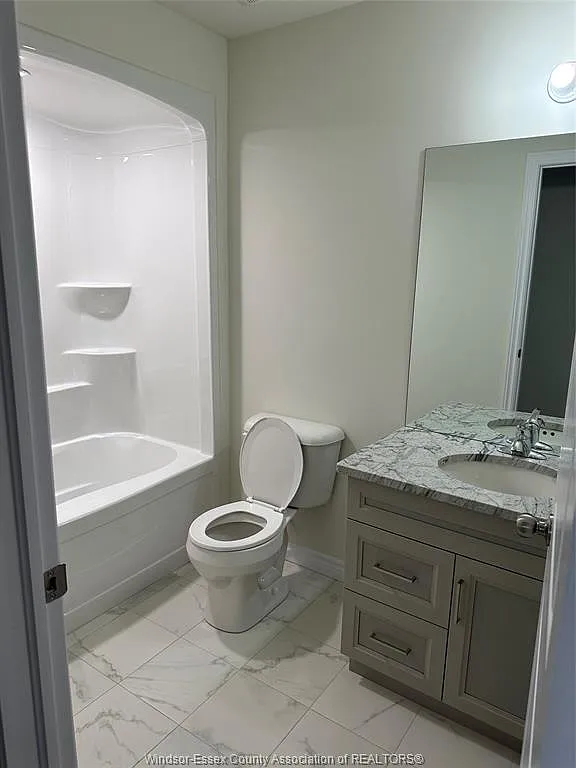 5 bed, $3,200 — Photo 4
