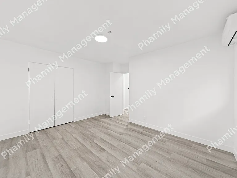 Madison Apt — Photo 10