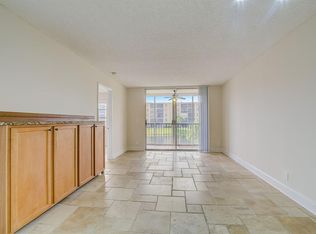 7940 NW 50th St #203, Lauderhill, FL 33351