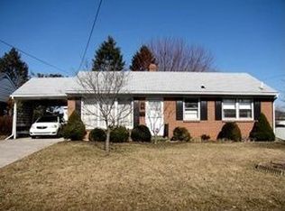 28 Grant Dr, Hanover, PA 17331