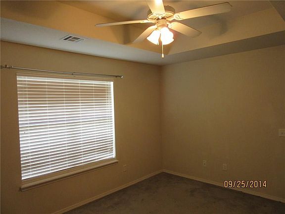 5th image of 880 Sunflower St