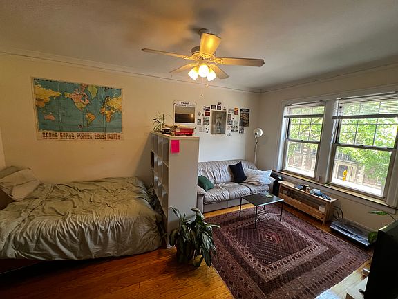 2nd image of 7311 N Greenview Ave #2