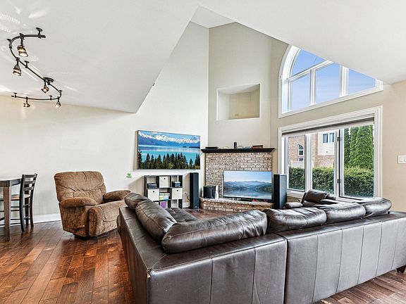 4th image of 8444 Dunmore Dr