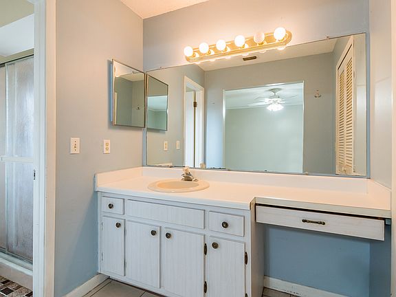 4th image of 8519 Butternut Blvd