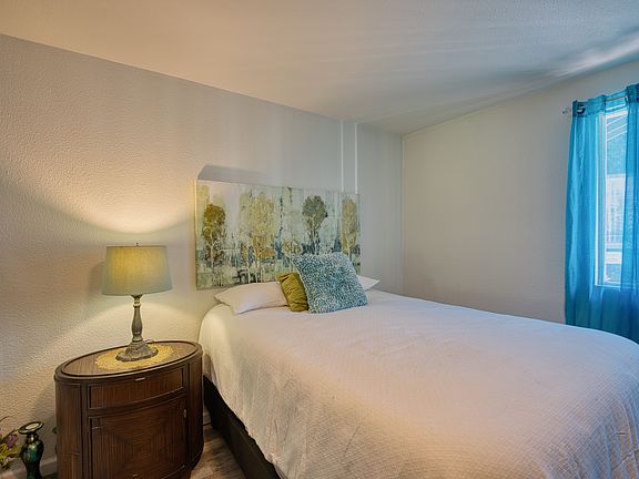 5th image of 699 Kulaloa Rd