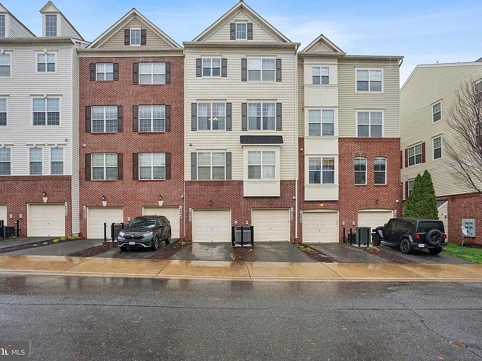 1st image of 16842 Nuttal Oak Pl #17