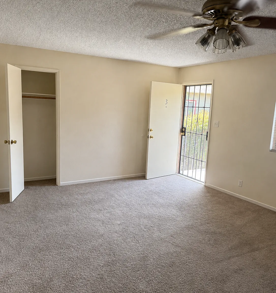 2 bed, 900 sqft, $3,595 — Photo 2