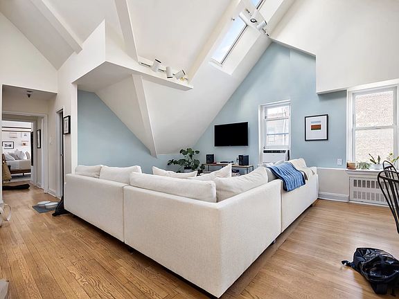 2nd image of 105 Montague St APT 803