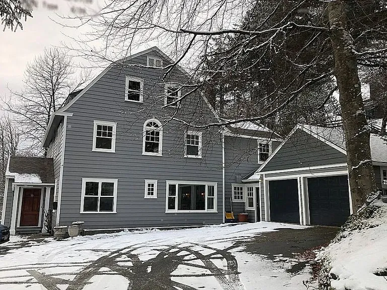 526 Main St — Photo 1