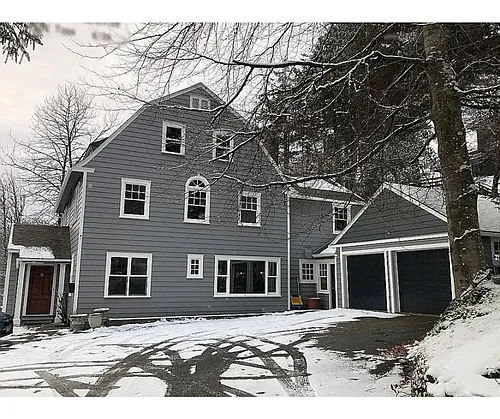 526 Main St Photo 1