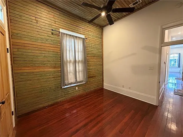 1521 Eagle St — Photo 10