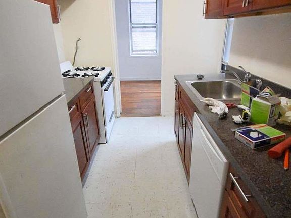 5th image of 6712 Yellowstone Blvd #6