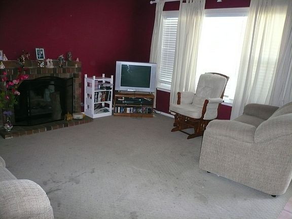 3rd image of 6437 N Olive Ave