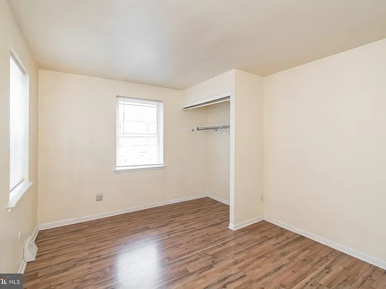 1635 Fontain St — Photo 17