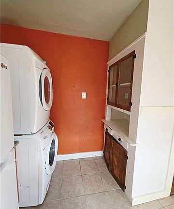 4th image of 2229 Onzaga St