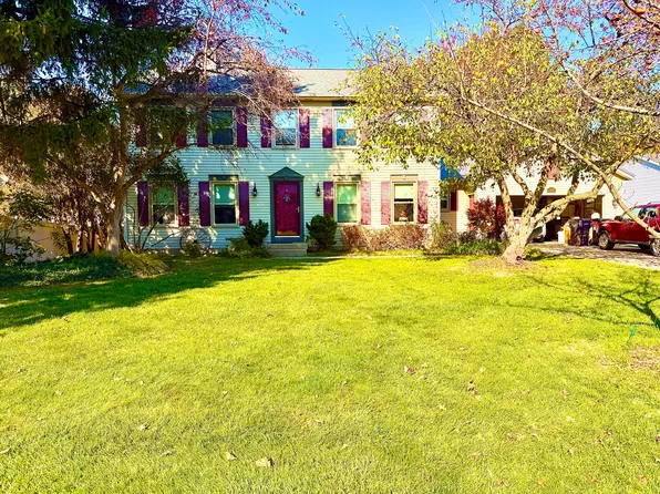 7291 Iron Dr, Hudsonville, MI 49426