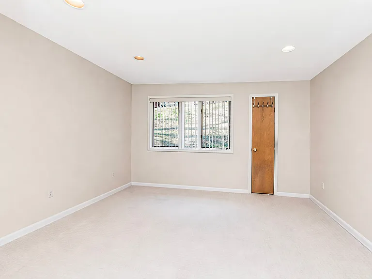 8 Davids Ln — Photo 18