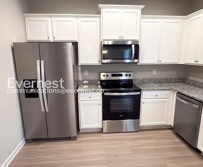 137 Culver St — Photo 4
