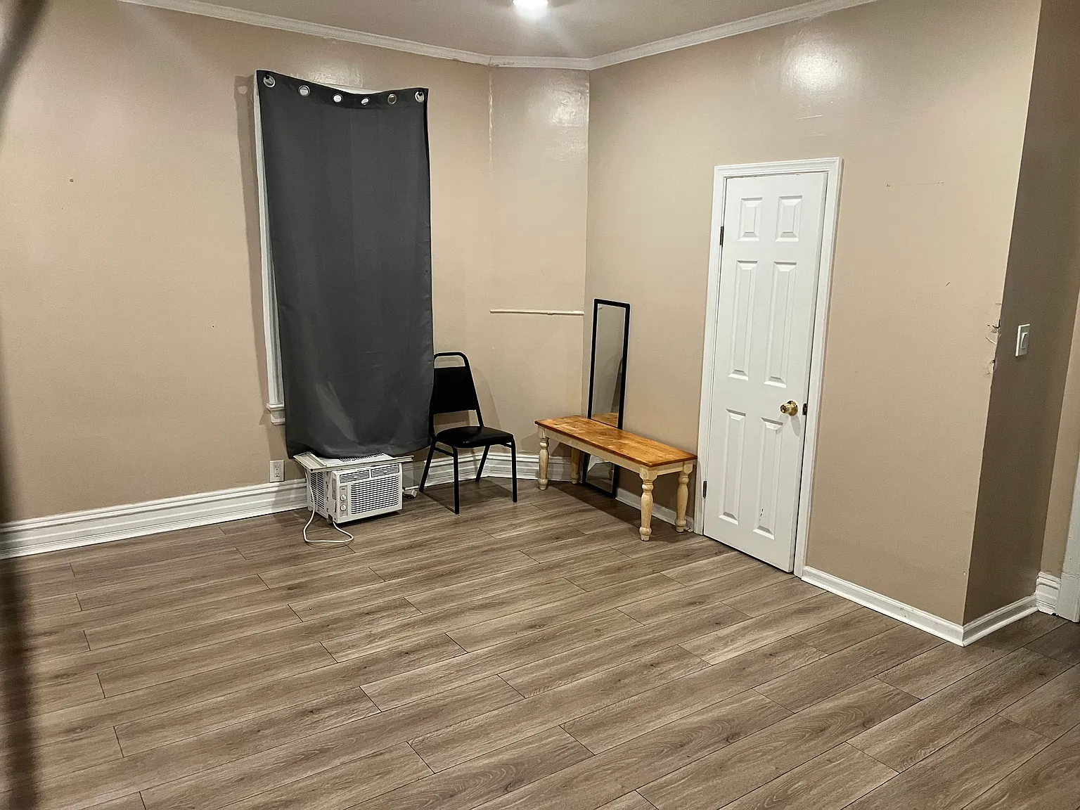 4 bed, 2160 sqft, $750 — Photo 2